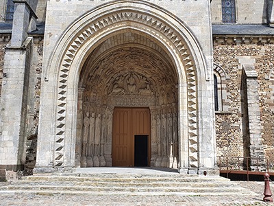 porte de la cathedrale Saint julien