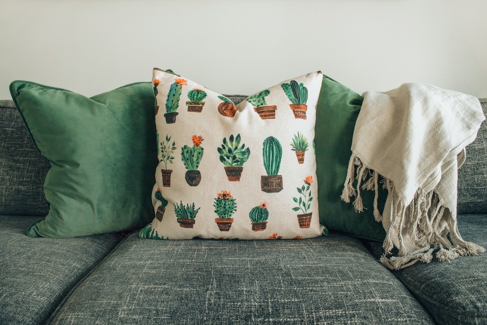 Comment décorer un canapé avec des coussins ?