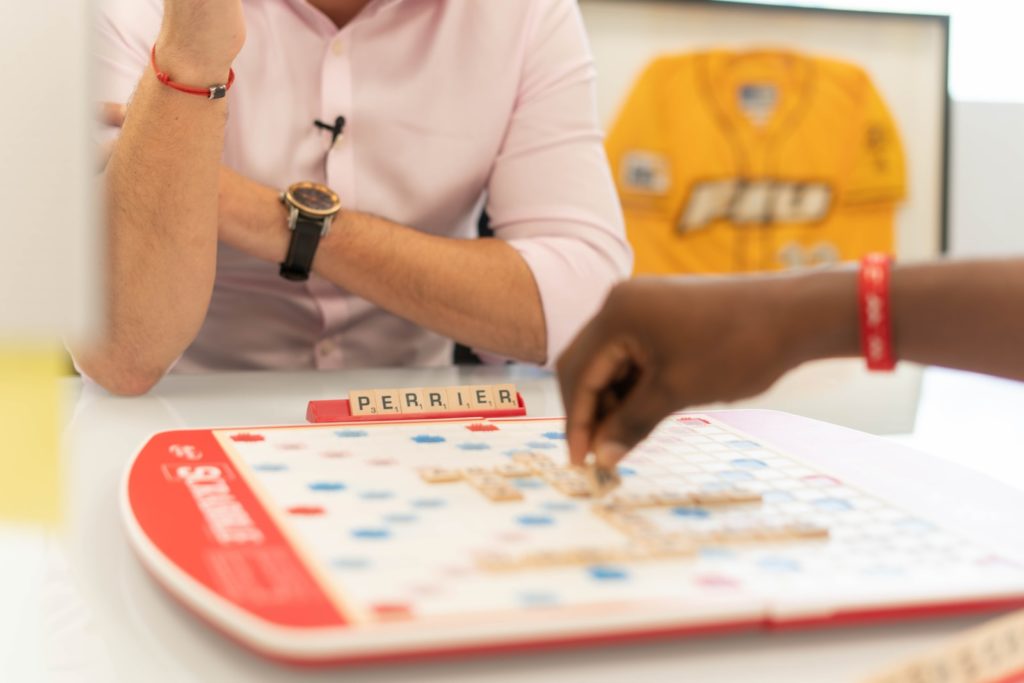 Comment devenir meilleur au Scrabble ?