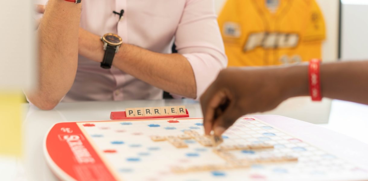 Comment devenir meilleur au Scrabble ?